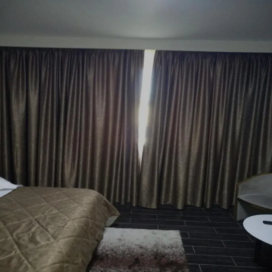 Hotel Ascua Vaqarr Albania