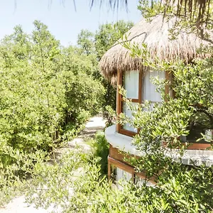 Mamasan Treehouses & 4*, Tulum Mexico